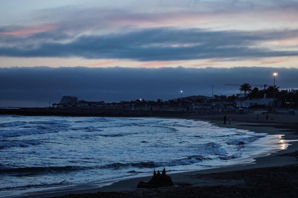 What to do in Sitges: enjoy a gorgeous sunset on the beach