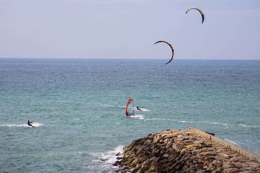 Catalan coast: windsurf and kiteboard