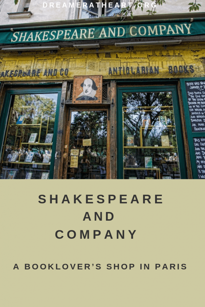 shakespeare&co bookstore in Paris