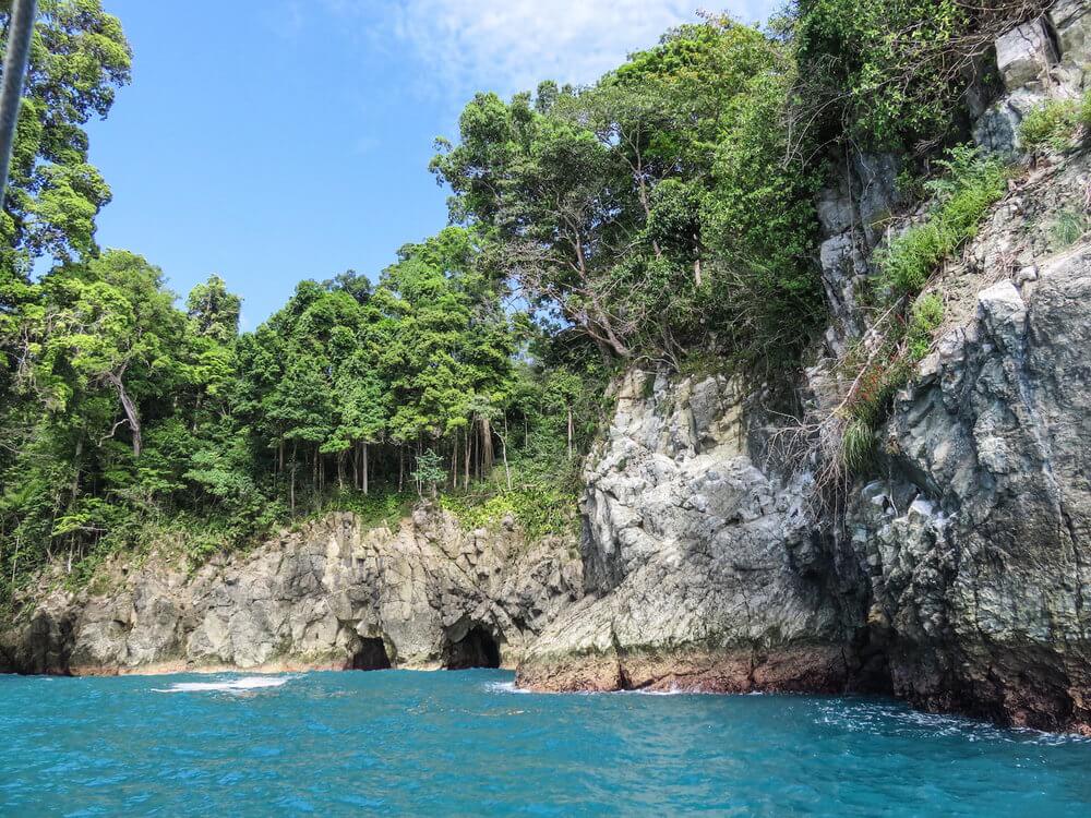 Pacific Ocean sea caves_Osa Peninsula_Costa Rica