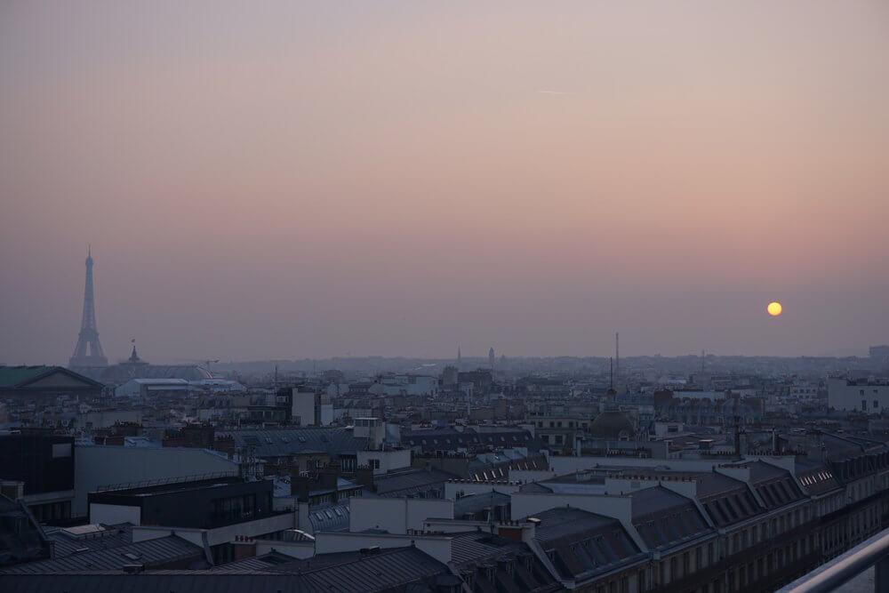 Paris Experiences | Look out over the eiffel tower at sunset from the 7 th floor