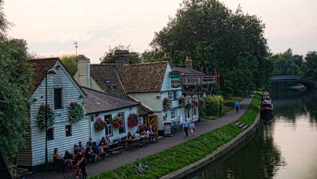 Things to do in Cambridge - walk by the River Cam