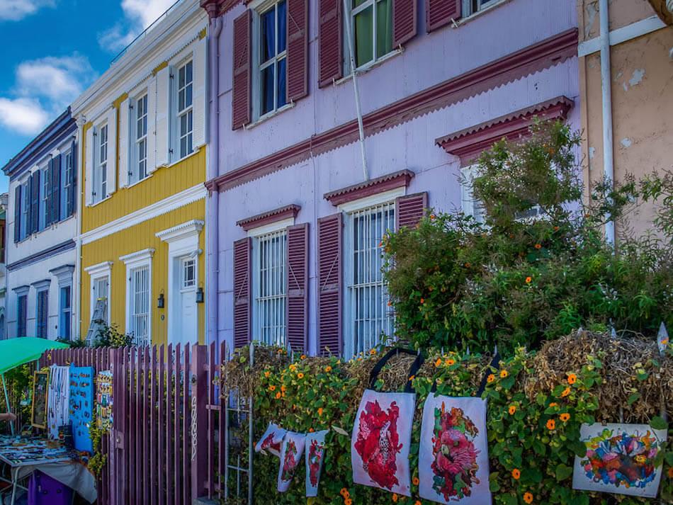 Things to do in Valparaiso Chile - visit the UNESCO Heritage sites of the colourful heritage home 
