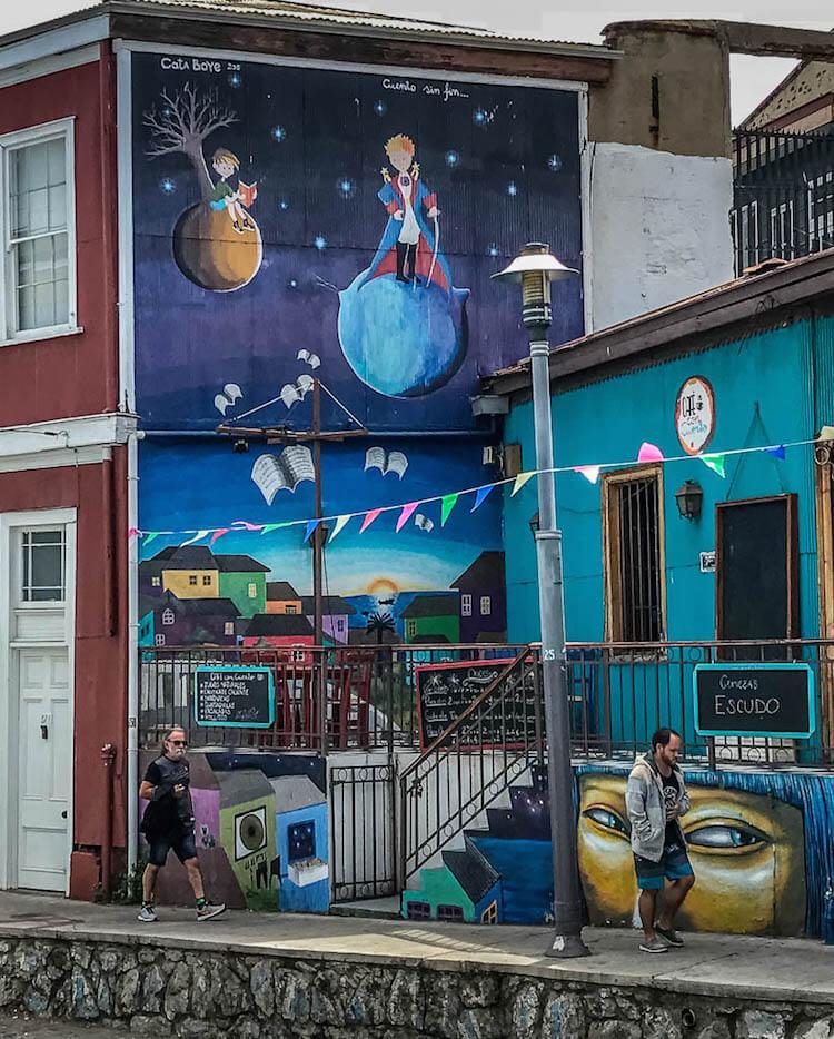 Le petit Prince painted on a wall in Valparaiso- Things to do in Valparaiso