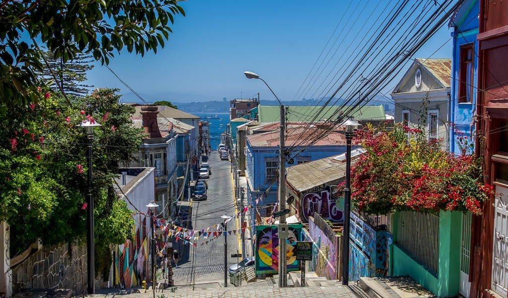 Things to do in Valparaiso Chile - climb the hills and see the views.