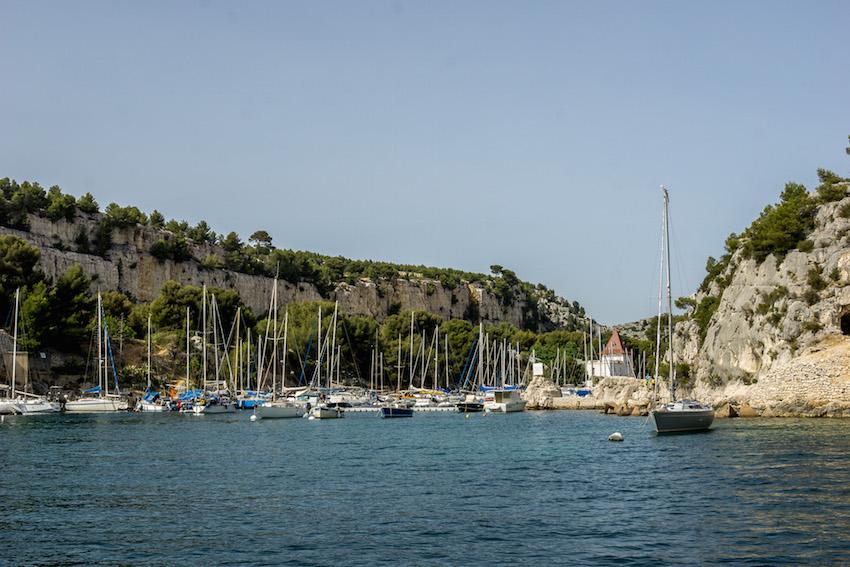 Calanques de Cassis: sailboats in Port Miou