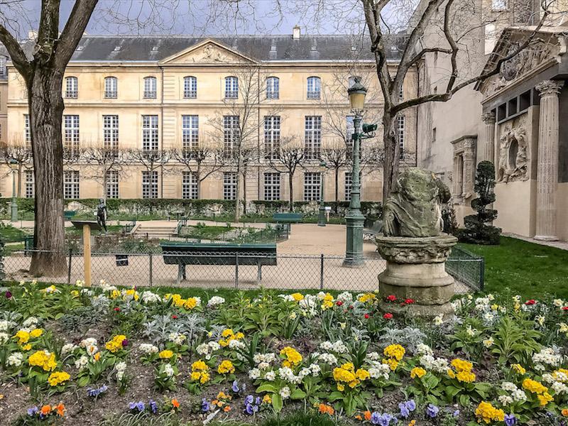 Paris during Coronavirus: the Empty garden of Square Georges-Cain