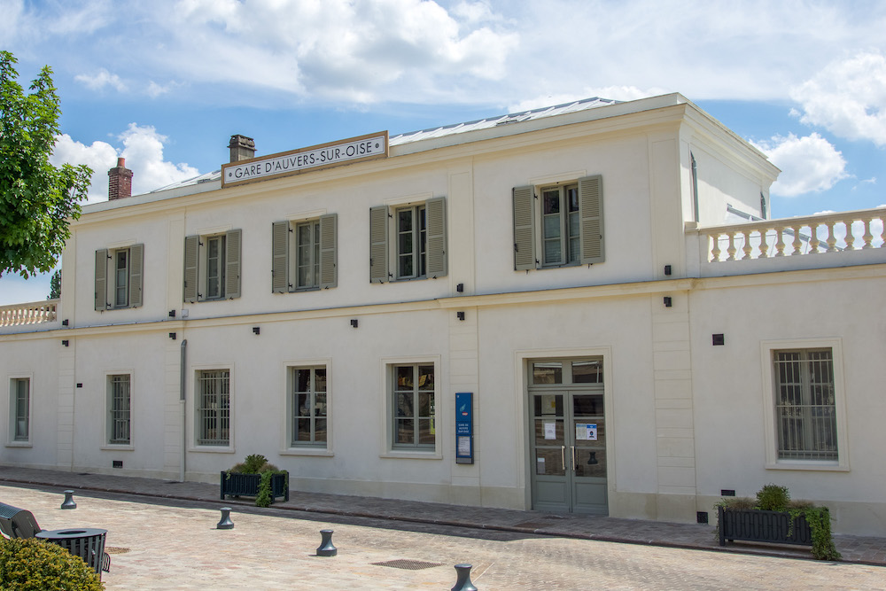 the train station at Auvers-sur-Oise France