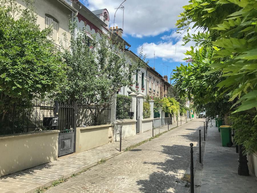 Villa Daviel a quiet street in Paris
