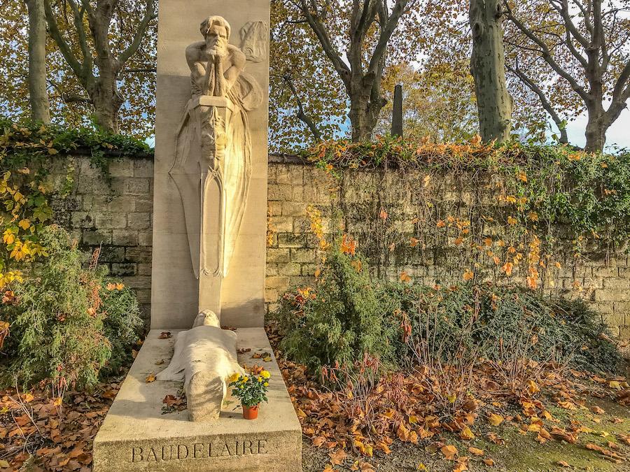Paris in confinement: the grave of Baudelaire