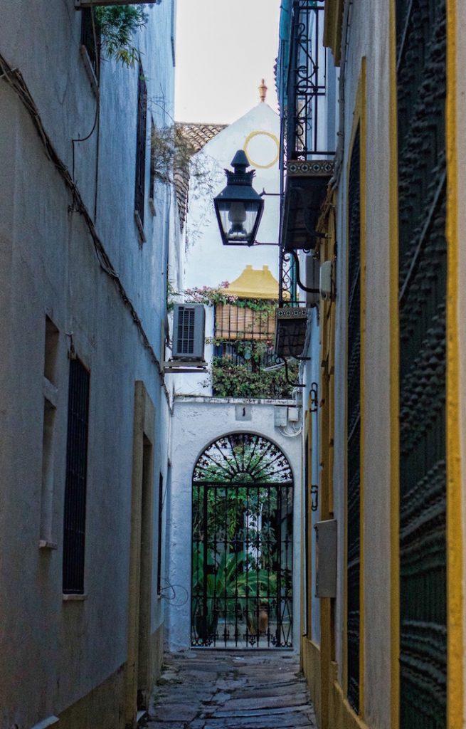 things to do in Cordoba- wander the narrow streets