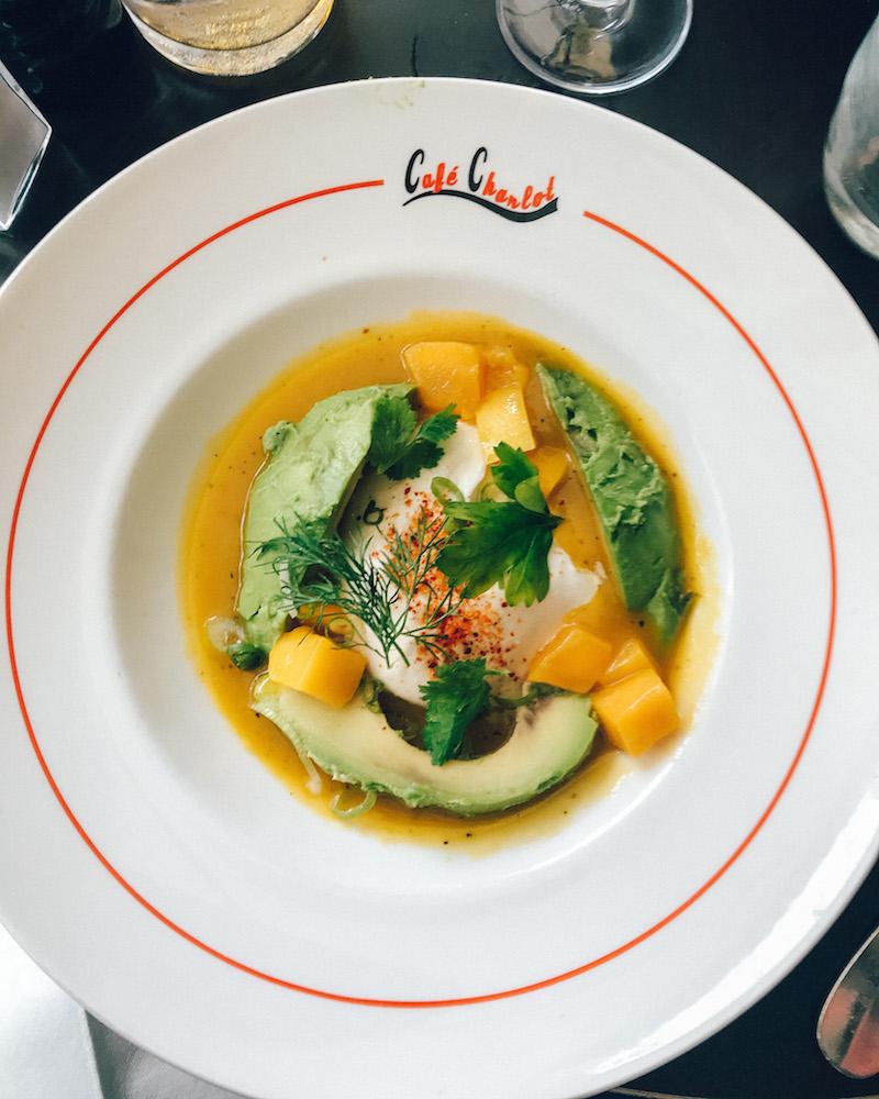 Restaurants in the Marais: cafe charlot has the best mango salad
