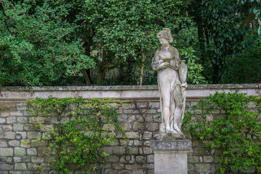 garden statue at Parc de Bagatelle Paris
