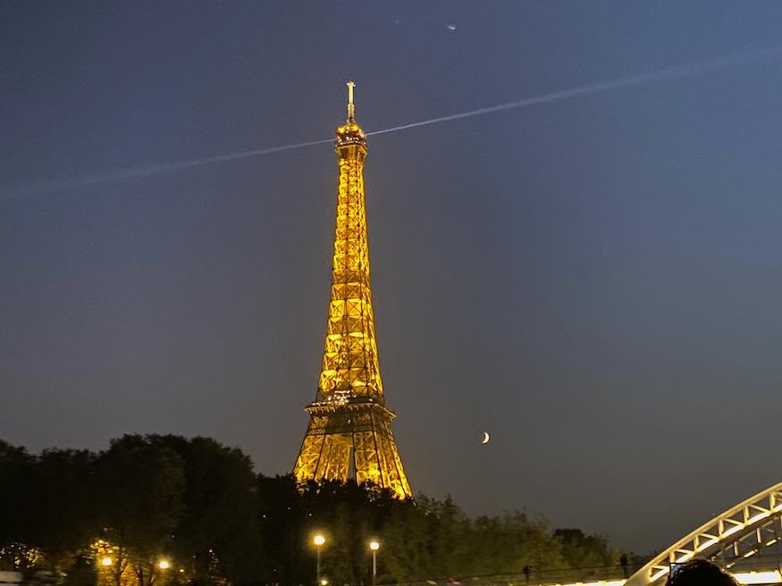Eiffel Tower - paris travel tips