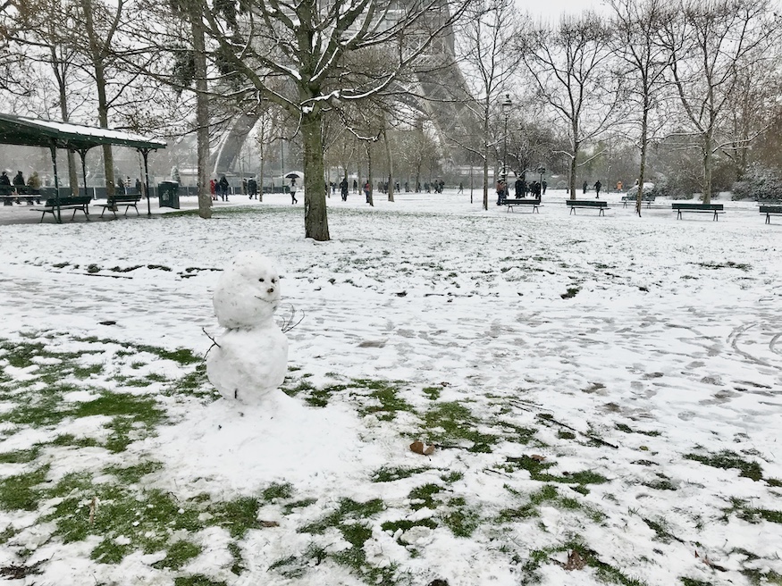 make a snowman in Paris