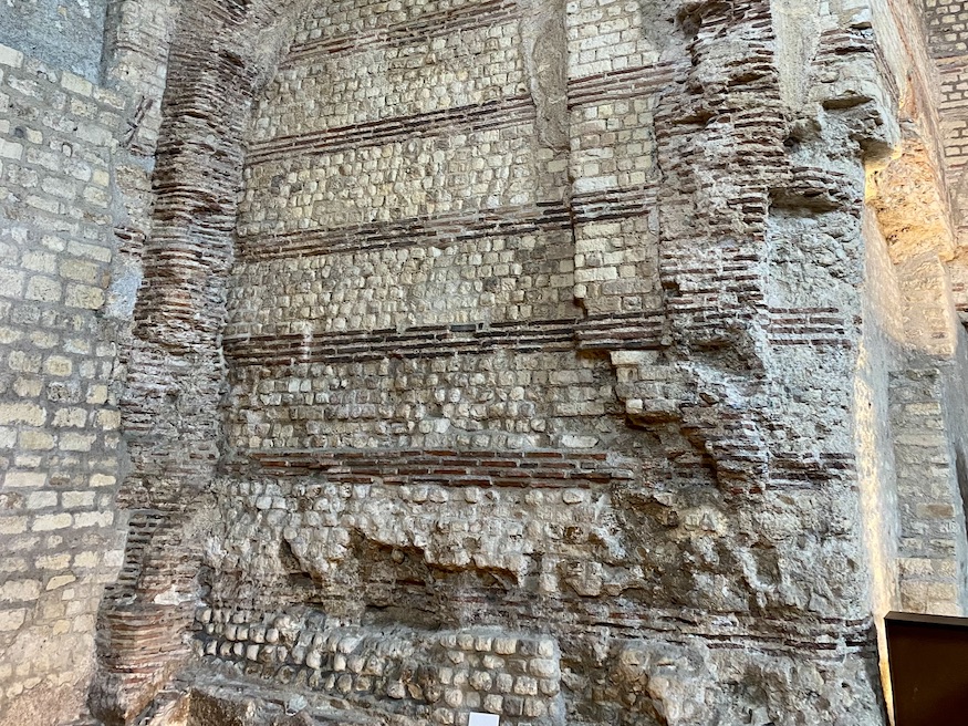 Musée de Cluny - wall in the Roman baths
