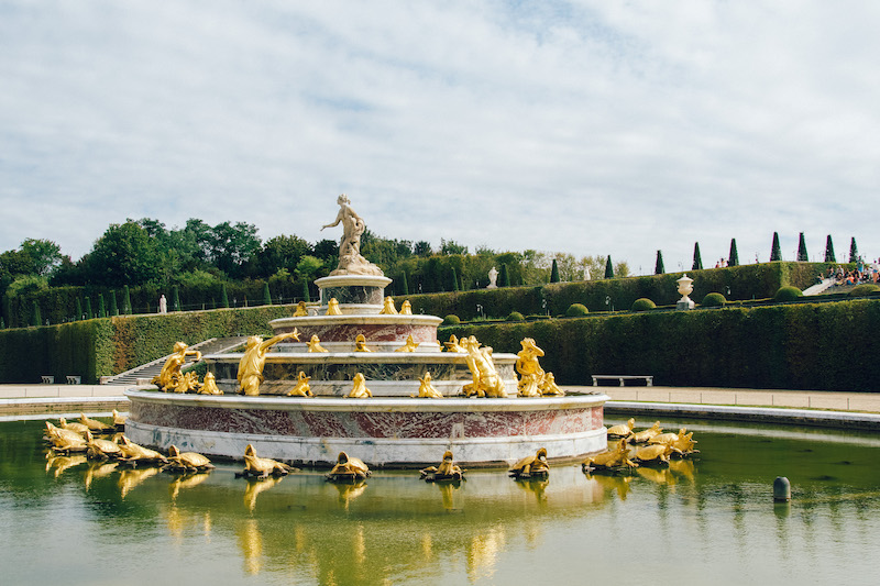 paris to versailles day trip - fountains at Versailles