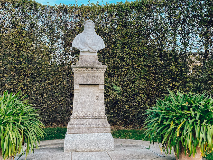 Bust of da Vinci, Amboise