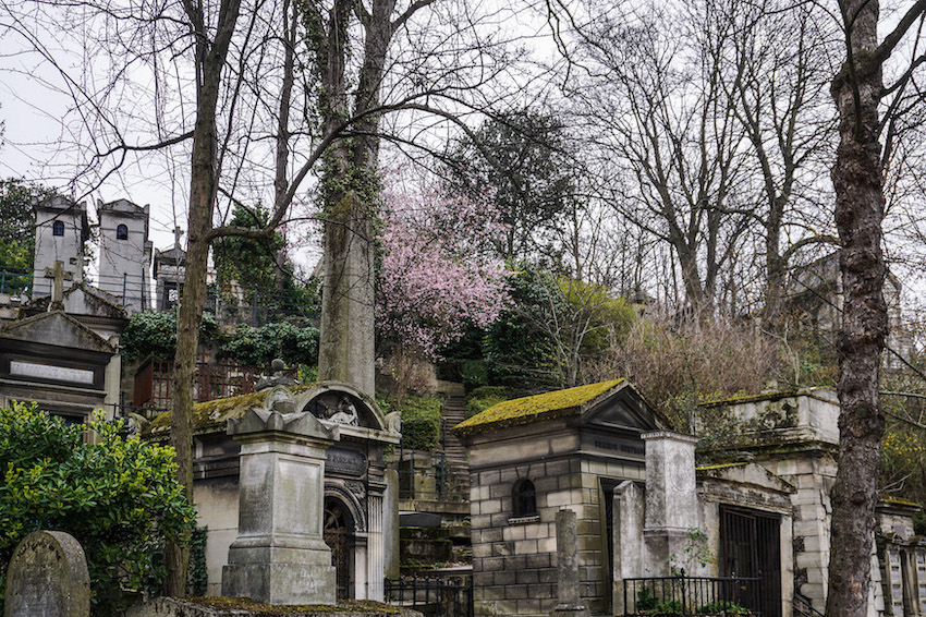 how to visit père lachaise cemetery in Paris