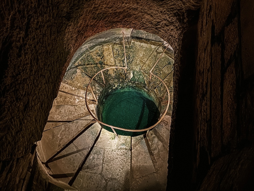 the well in the Catacombs of Paris 